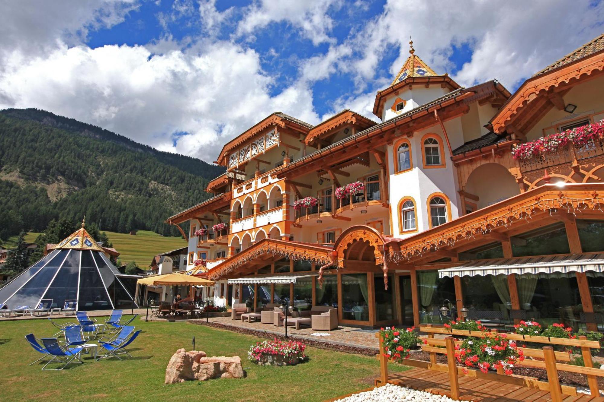 Rene Dolomites Boutique Hotel 4*