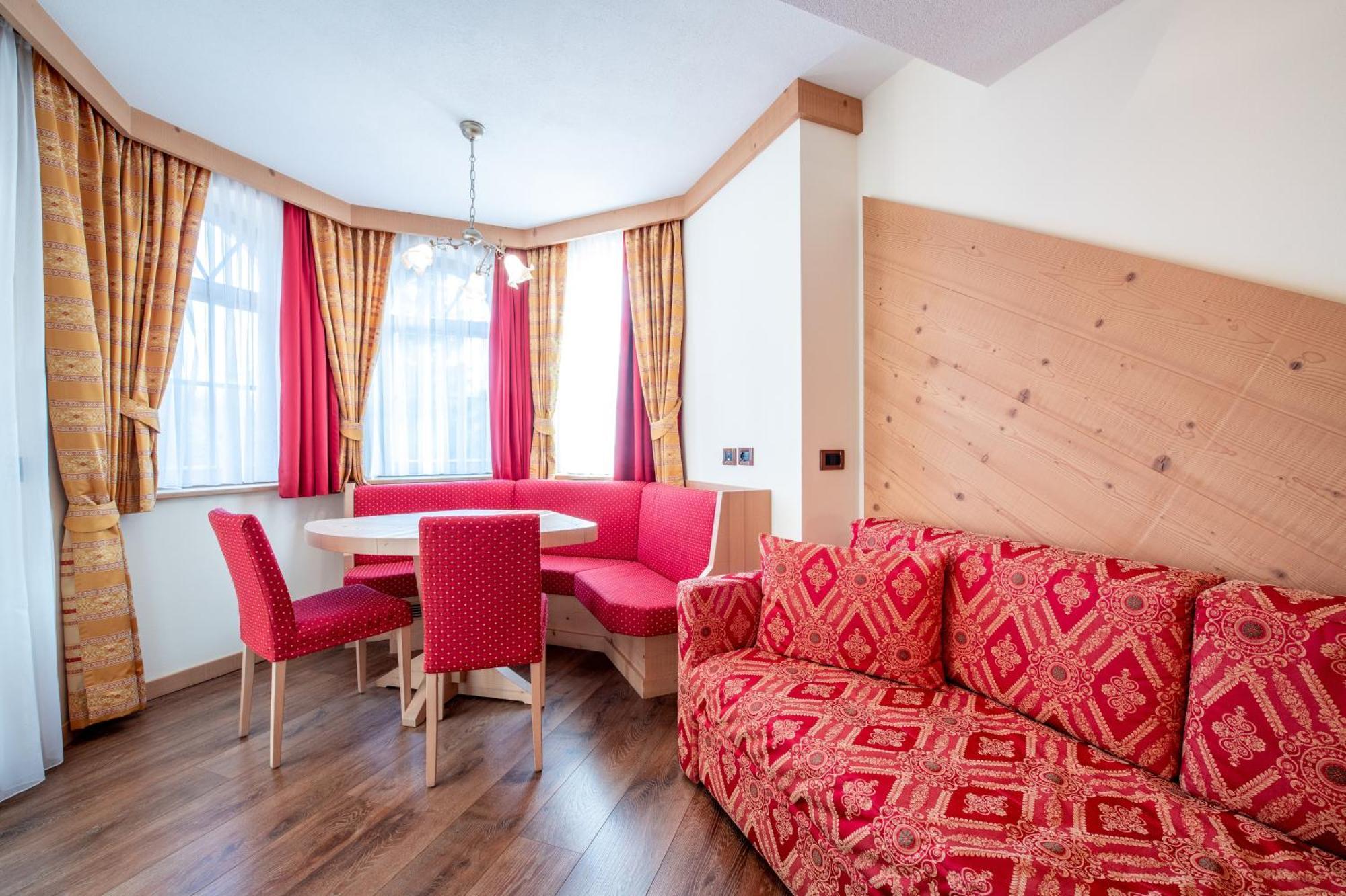 Rene Dolomites Boutique Hotel 4*